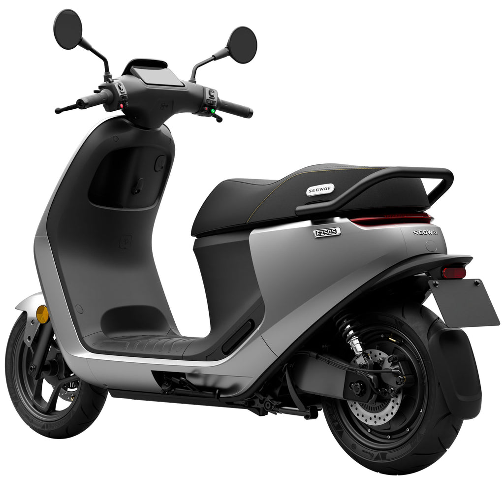 Segway Ninebot E250S 90 km/h E-Scooter E-Roller in Matt Silver Gray Silber Grau bei escoomo in Berlin erhältlich