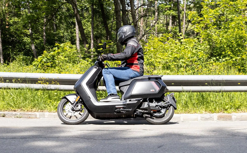 NIU - NQiX 300 - 80 km/h - escoomo