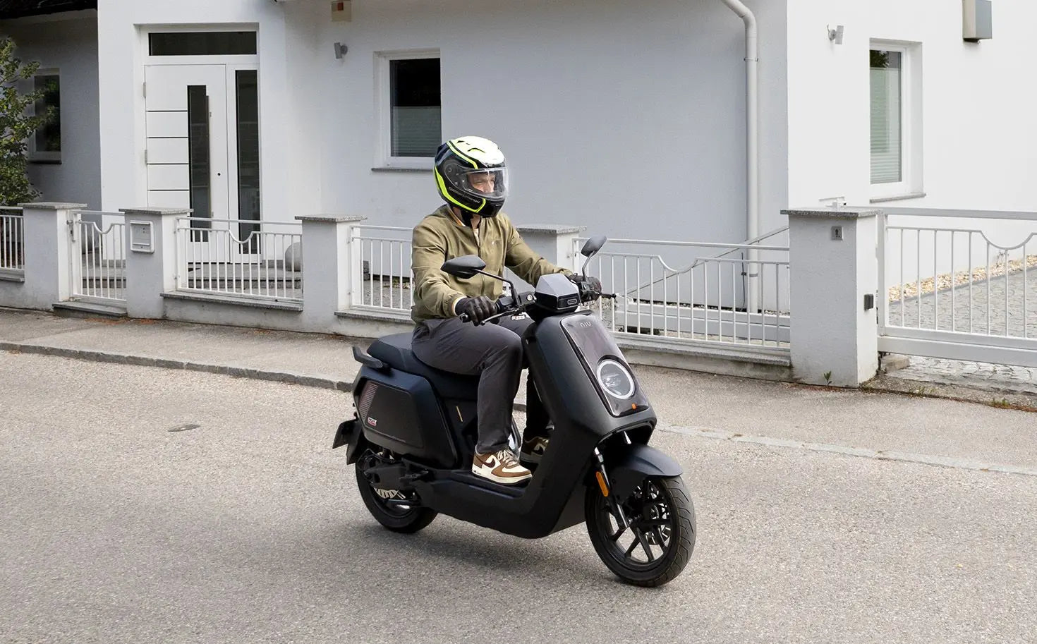 NIU - NQiX 150 - 45 km/h - escoomo